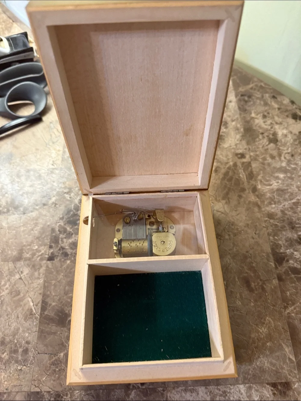 Vintage Deichert Hummel Music Box 